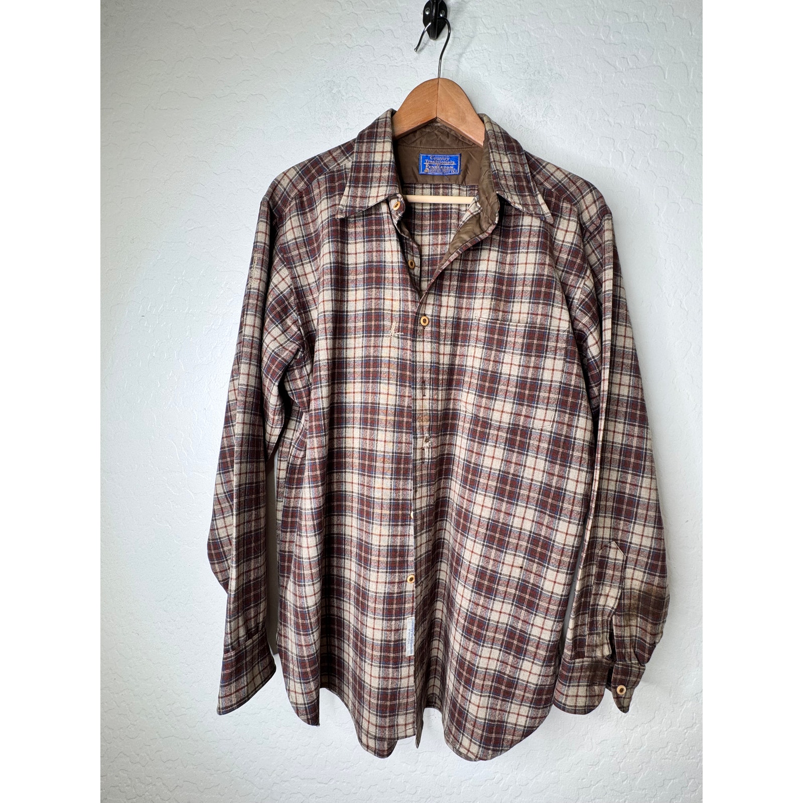 Pendleton Shirt Mens Large Red Plaid Country Traditionals 100% Virgin Wool Vtg